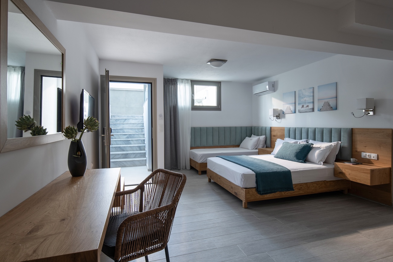 Tiara Holidays - Leon Villas - Economy Studio - bedroom